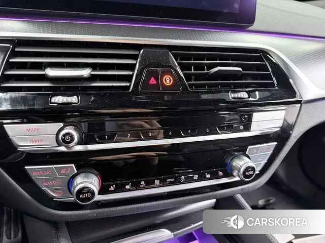 BMW 5 Series (G30) id 3507895 из Кореи 7