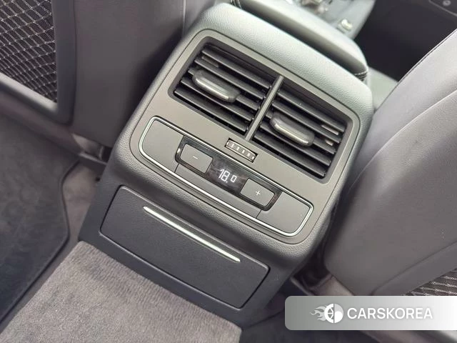 Audi A4L id 4260437 из Китая 18