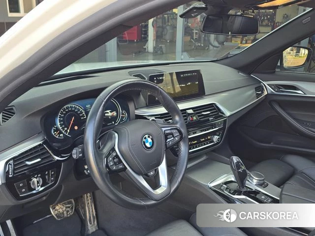 BMW 5 Series (G30) id 4629315 из Кореи 17
