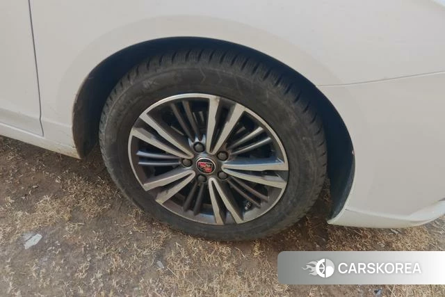Roewe i5 id 4208115 из Китая 14