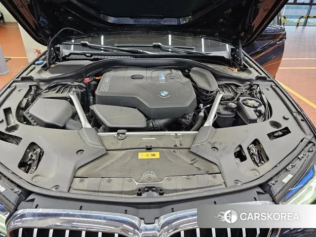 BMW 5 Series (G30) id 3054541 из Кореи 10