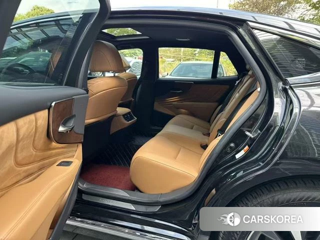 Lexus LS id 4277383 из Китая 7