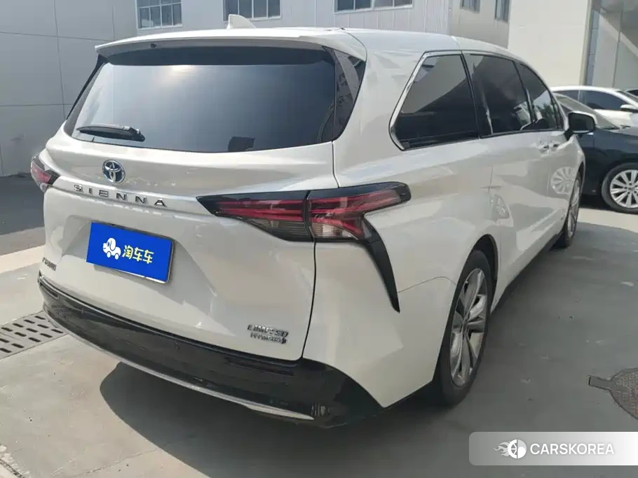 Toyota Sienna id 4548205 из Китая 13