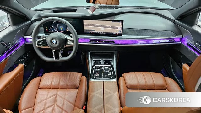 BMW 7 Series (G70) id 4634916 из Кореи 32