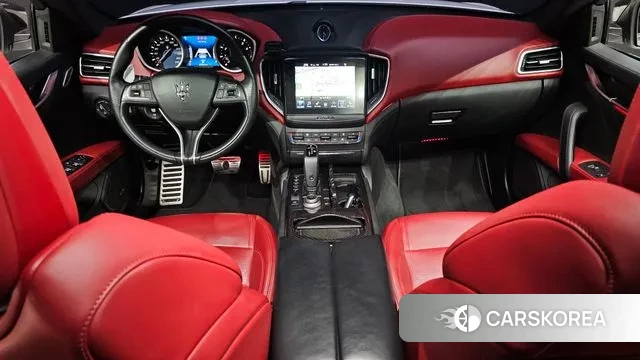 Maserati Ghibli id 3708936 из Кореи 17