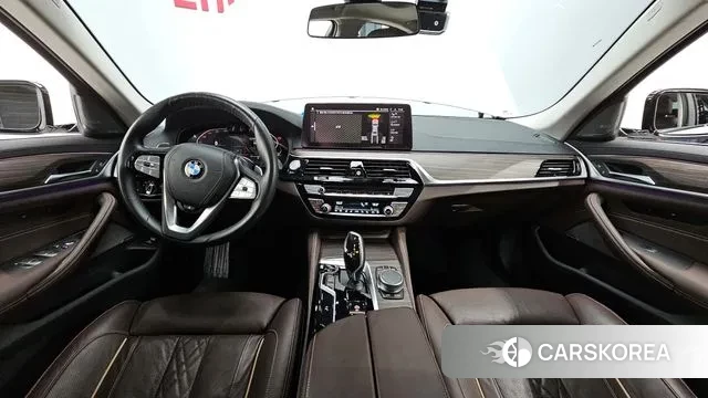 BMW 5 Series (G30) id 2931908 из Кореи 17