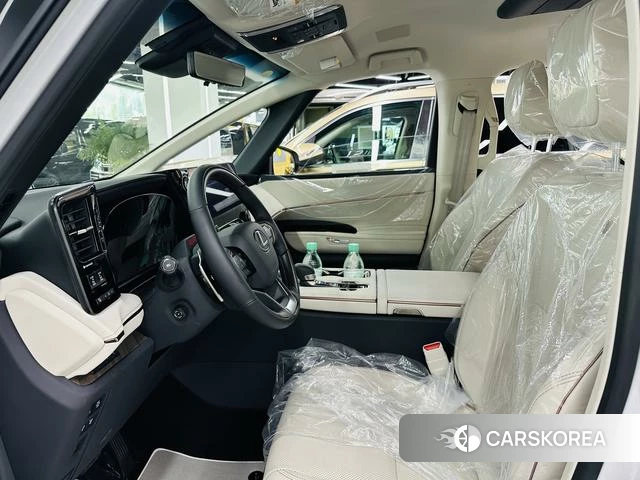 Lexus LM id 4291582 из Китая 7
