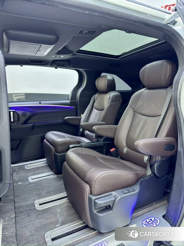 Toyota Saina id 4290155 из Китая 12
