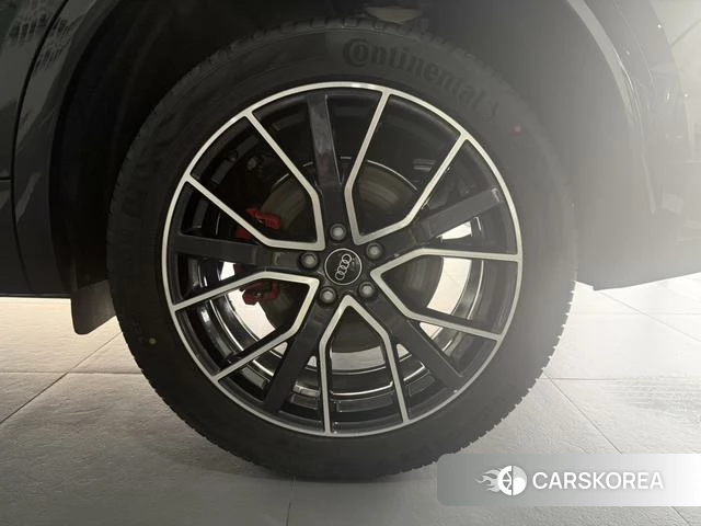 Audi Q5L id 4353422 из Китая 24