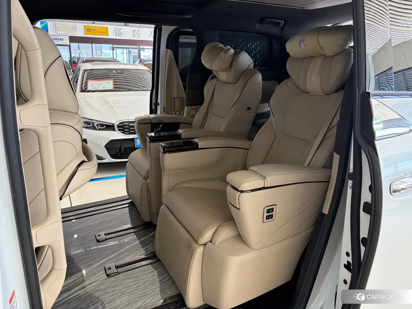 Toyota Elfa id 4664446 из Китая 7