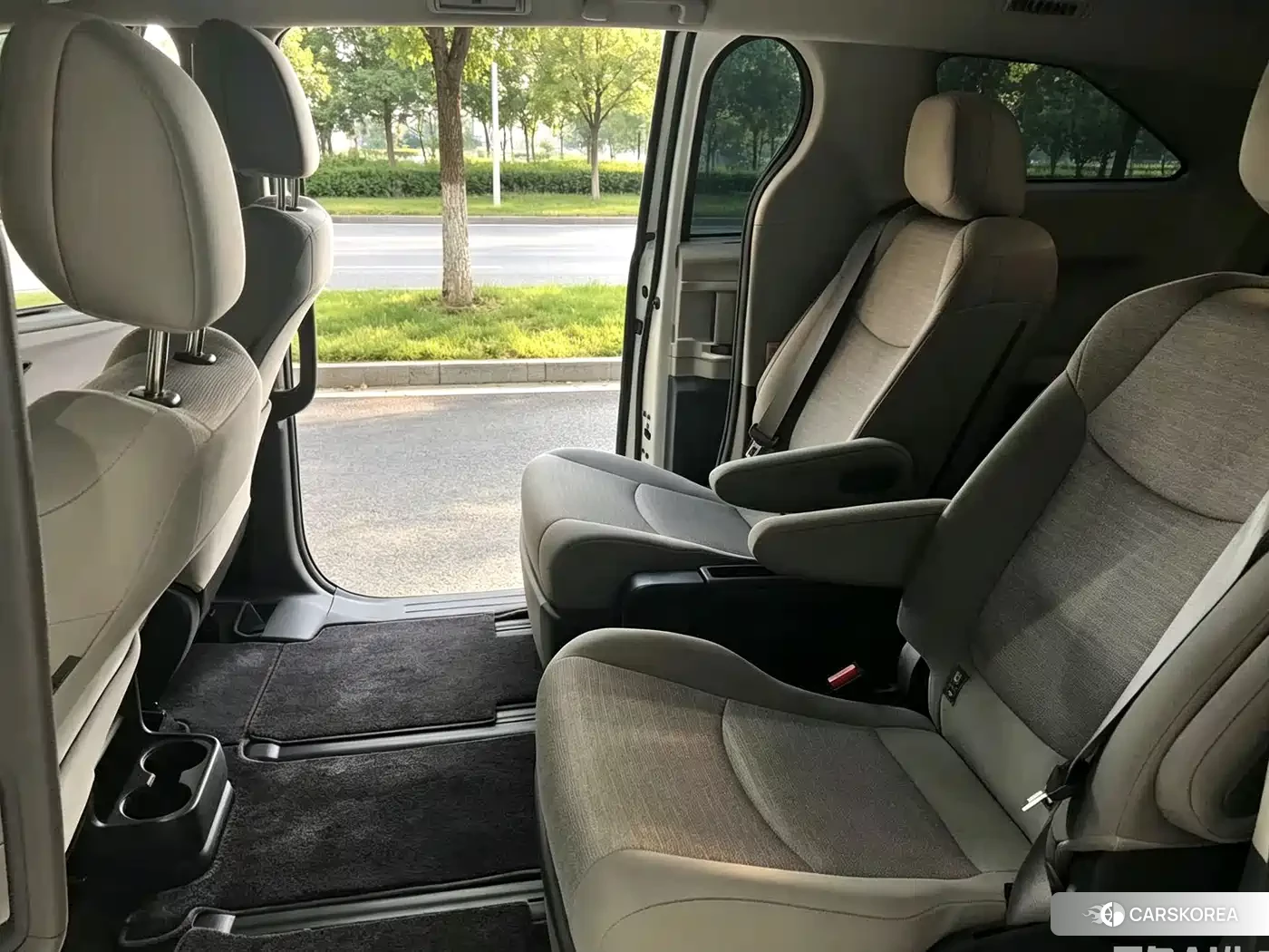 Toyota Sienna id 4577514 из Китая 7