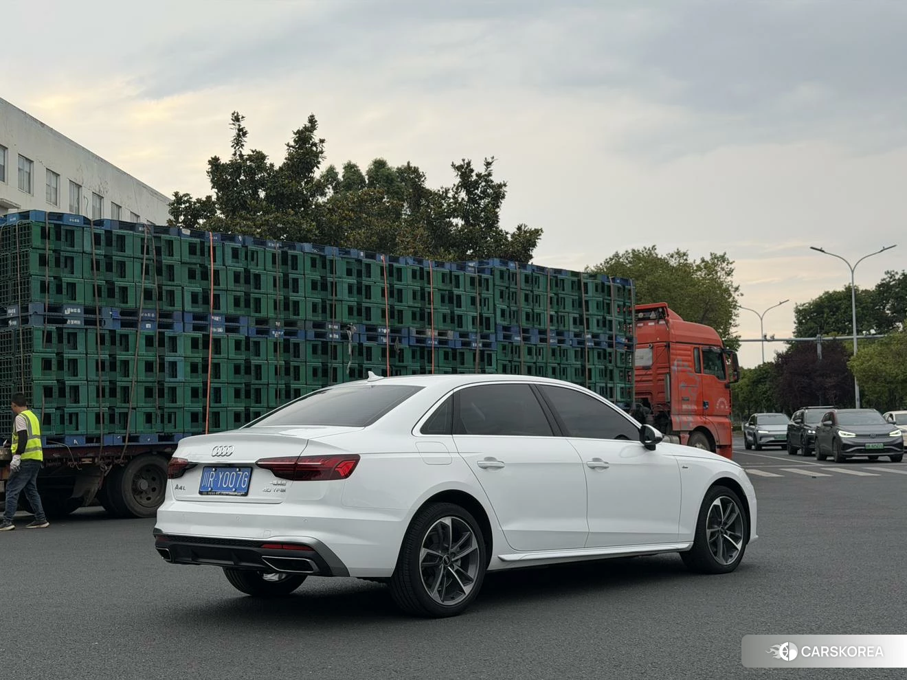 Audi A4L id 4454059 из Китая 7
