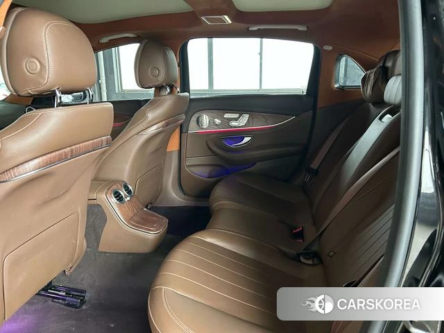 Mercedes-Benz E-class id 4275966 из Китая 14