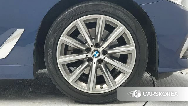 BMW 5 Series (G30) id 4225412 из Кореи 17