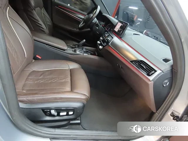 BMW 5 Series (G30) id 3533884 из Кореи 16