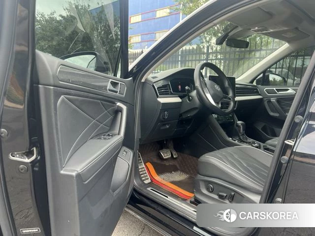 Volkswagen Tiguan L id 4335867 из Китая 22