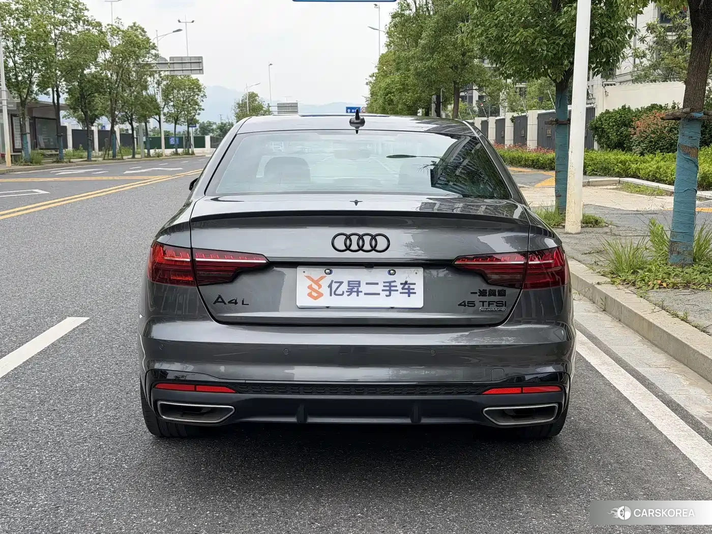 Audi A4L id 4565074 из Китая 7