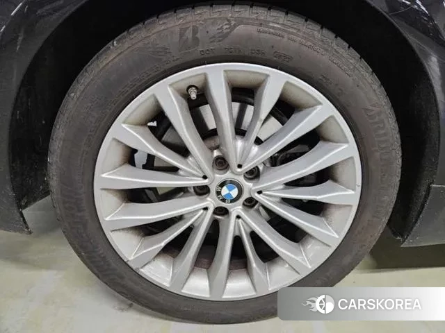 BMW 5 Series (G30) id 3257000 из Кореи 17