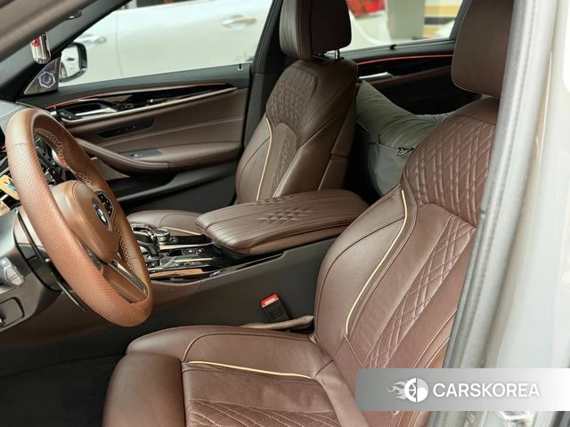 BMW 5 Series (G30) id 3832777 из Кореи 9