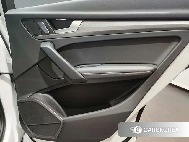Audi Q5L id 4261431 из Китая 30