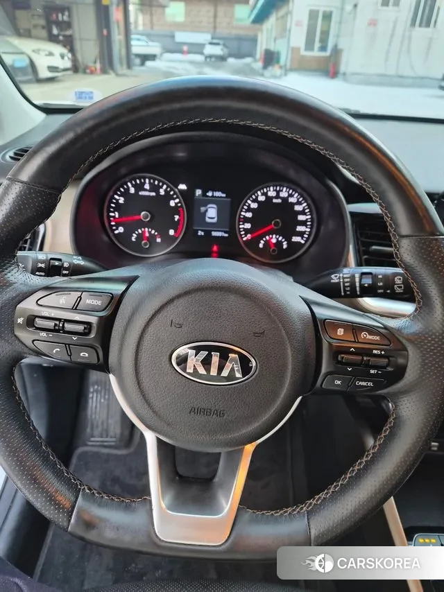 Kia Stonic id 3672875 из Кореи 13