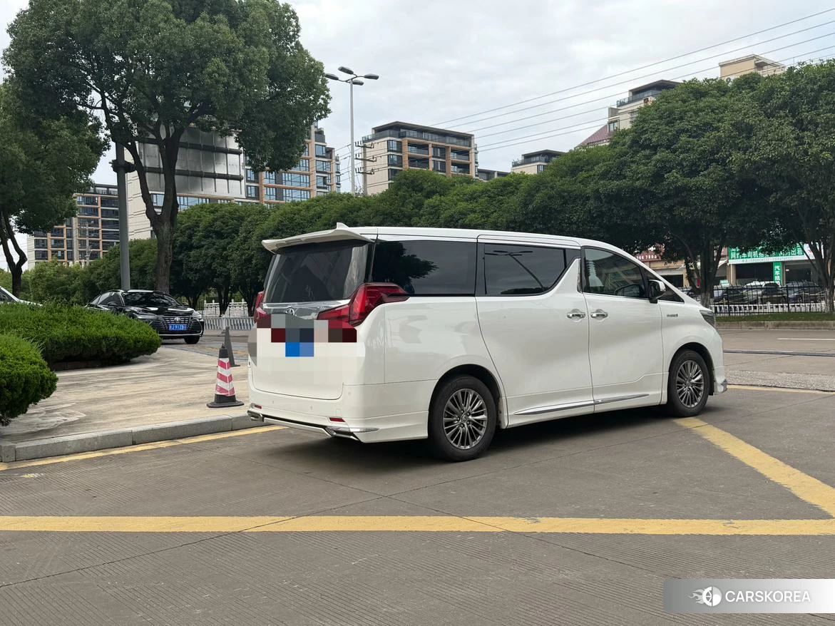 Toyota Elfa id 4473589 из Китая 7