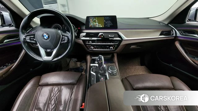 BMW 5 Series (G30) id 3808313 из Кореи 17