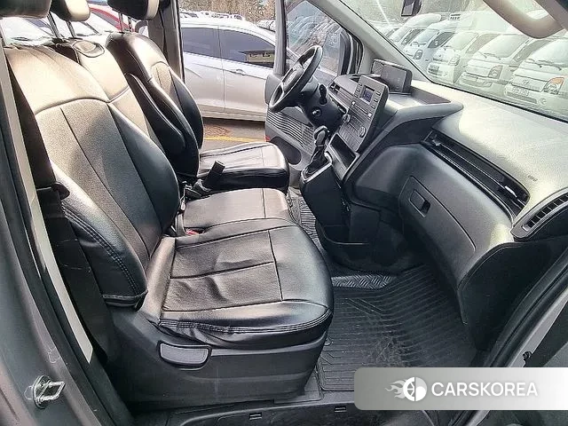 Hyundai Staria id 3640362 из Кореи 16