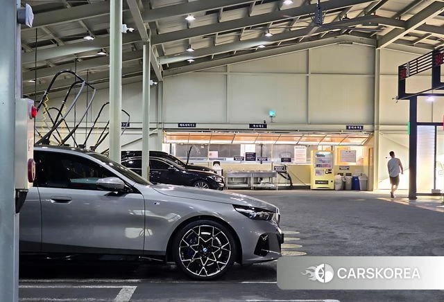 BMW 5 Series (G60) id 3831260 из Кореи 7