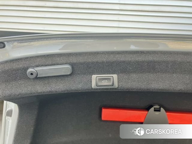 Audi A4L id 4290239 из Китая 8
