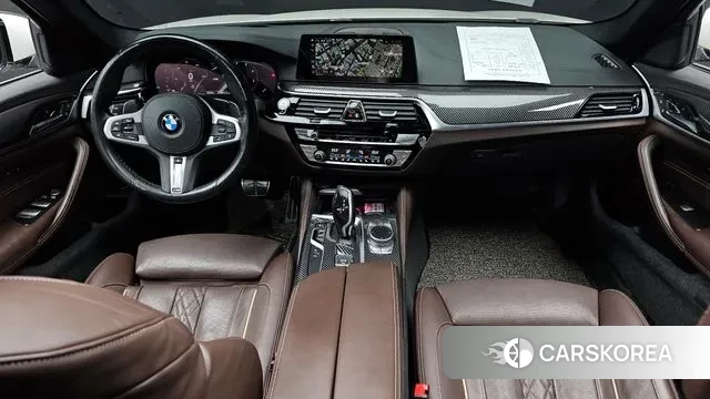 BMW 5 Series (G30) id 3547141 из Кореи 17