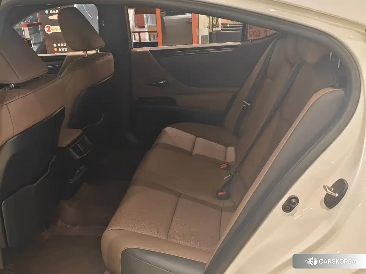 Lexus ES id 4553877 из Китая 7