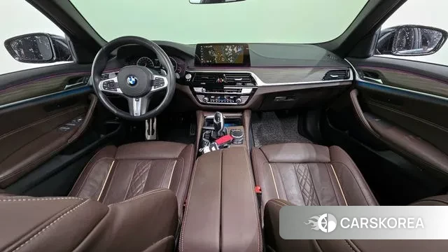 BMW 5 Series (G30) id 3417826 из Кореи 17