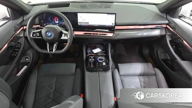BMW 5 Series (G60) id 4353915 из Кореи 29