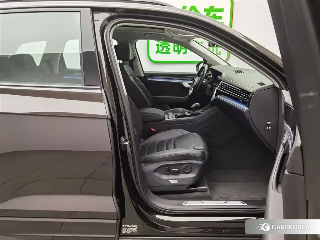 Volkswagen Touareg id 4607106 из Китая 21