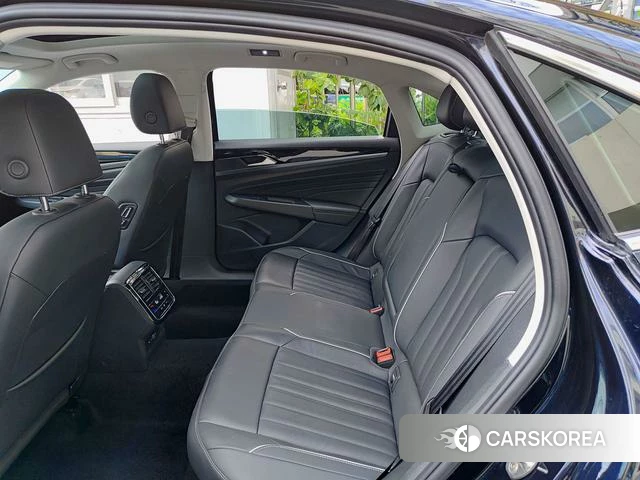 Volkswagen Passat id 4341763 из Китая 7