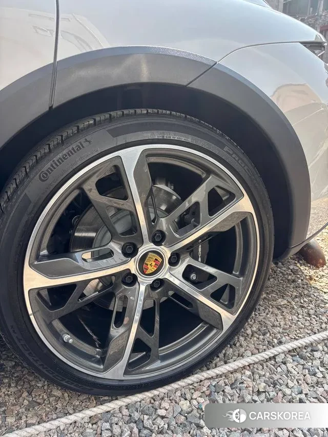 Porsche Taycan id 3776189 из Кореи 13