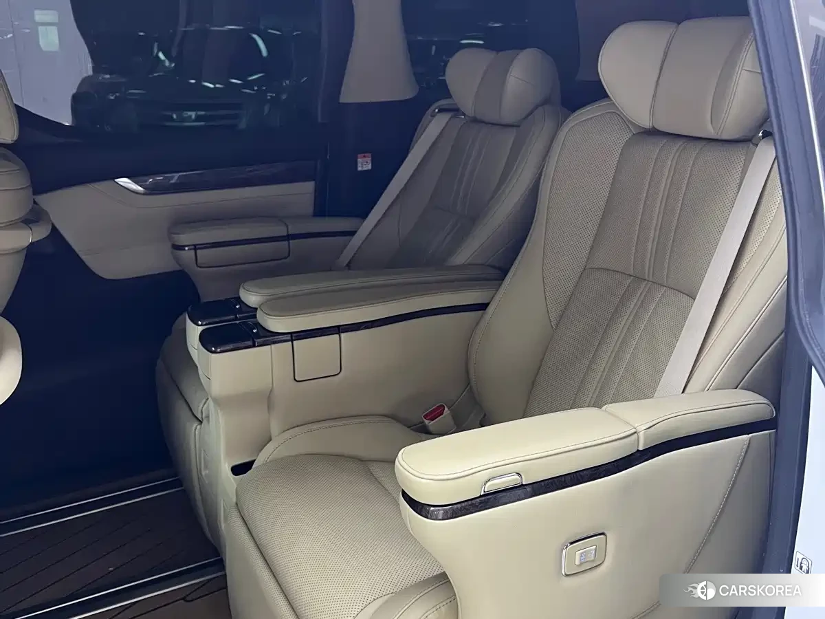 Toyota Vellfire id 4685922 из Китая 8