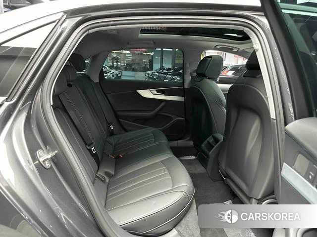 Audi A4L id 4321248 из Китая 7