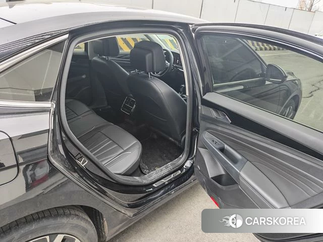 Volkswagen Passat id 4264533 из Китая 8