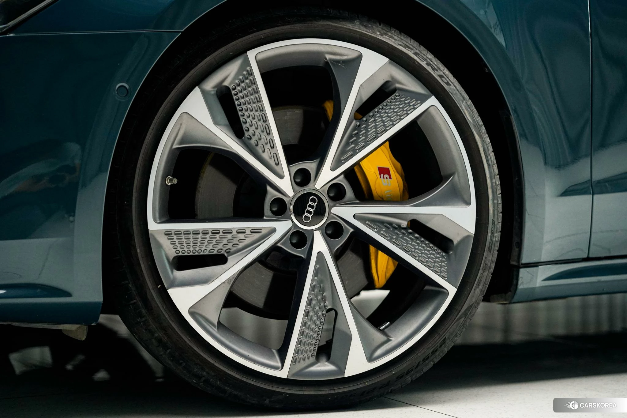 Audi A7L id 4479567 из Китая 7