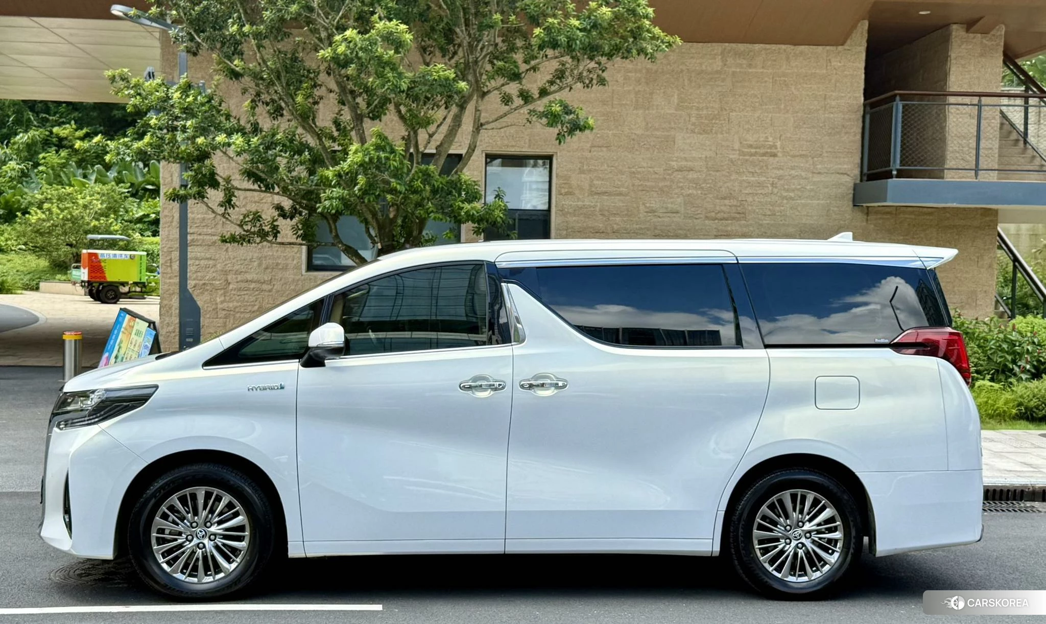 Toyota Alphard id 4510799 из Китая 17