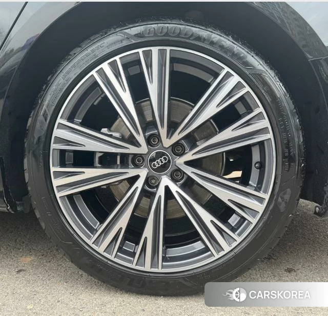 Audi A6L id 4275207 из Китая 24