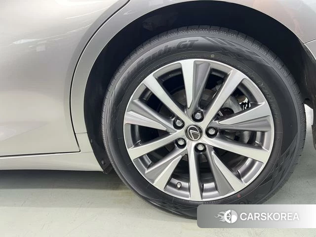 Lexus ES id 4279273 из Китая 17
