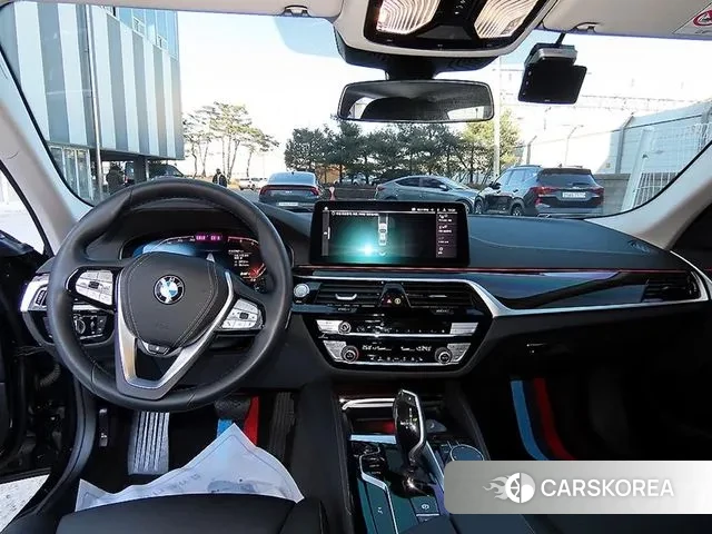 BMW 5 Series (G30) id 3606411 из Кореи 17