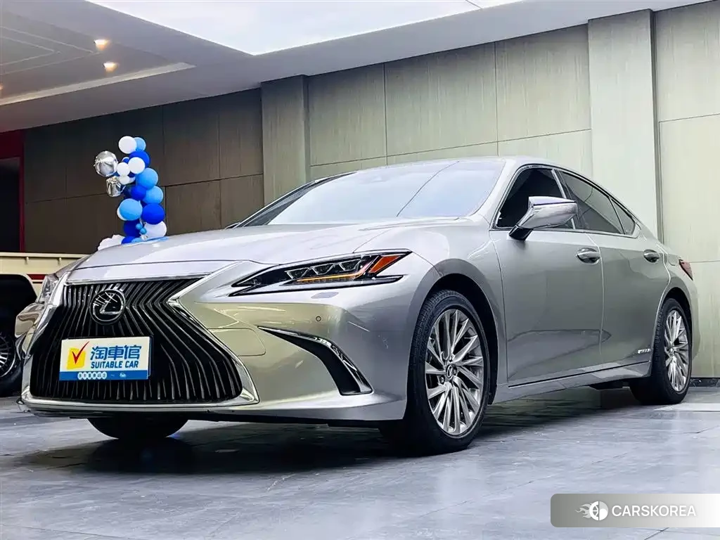 Lexus ES id 4576690 из Китая 15