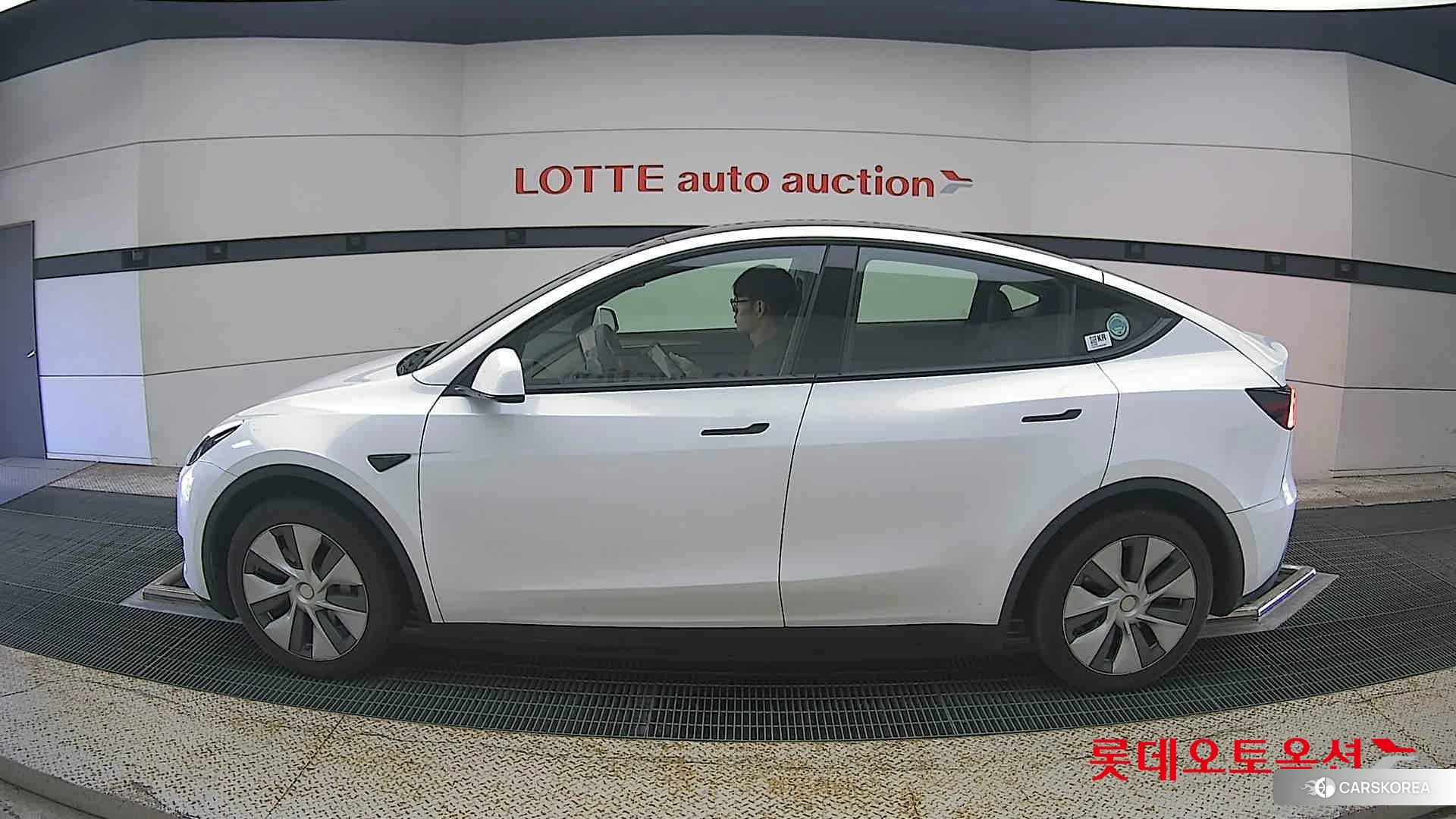 Tesla Model Y RWD id 4909362 из Кореи 34