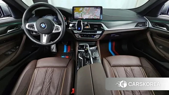 BMW 5 Series (G30) id 3246833 из Кореи 17