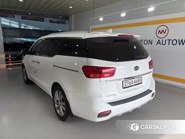Kia The New Carnival id 3357048 из Кореи 17
