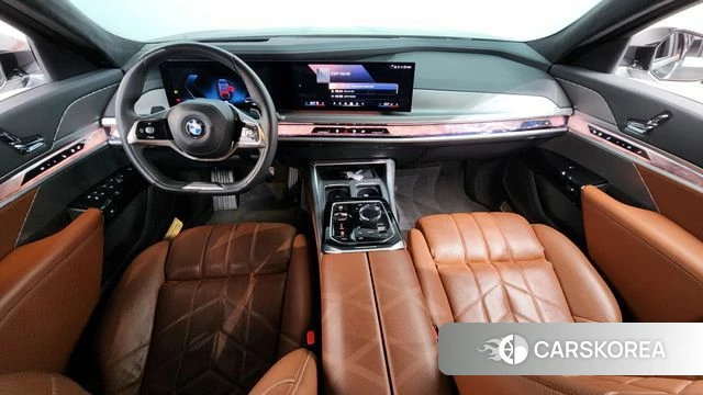 BMW 7 Series (G70) id 3799325 из Кореи 17